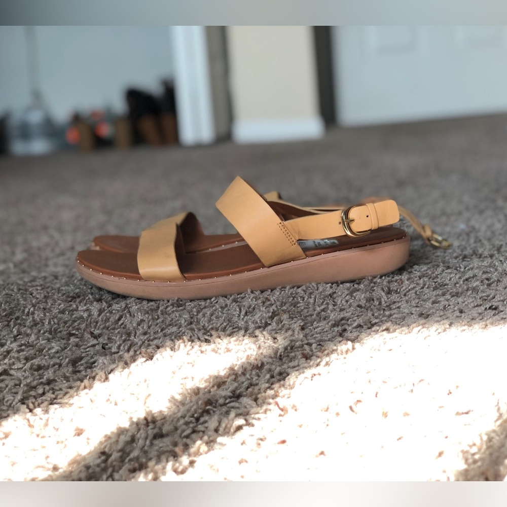 Sandals Cream tan  Beige Gladiator Flat Ankle Strap NWT